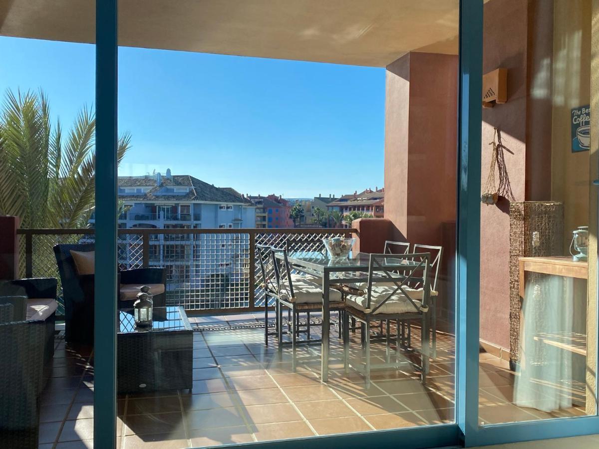 Apartamento Con Terraza Sobre La Marina De Sotogrande Сан Роке Екстериор снимка