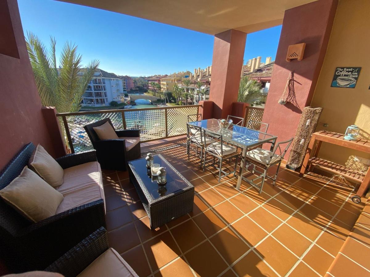 Apartamento Con Terraza Sobre La Marina De Sotogrande Сан Роке Екстериор снимка