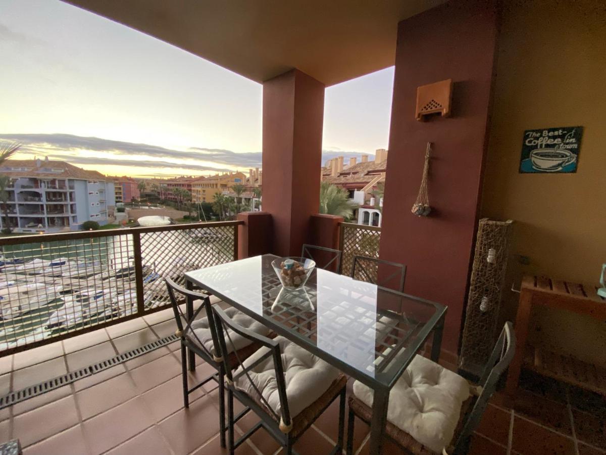 Apartamento Con Terraza Sobre La Marina De Sotogrande Сан Роке Екстериор снимка