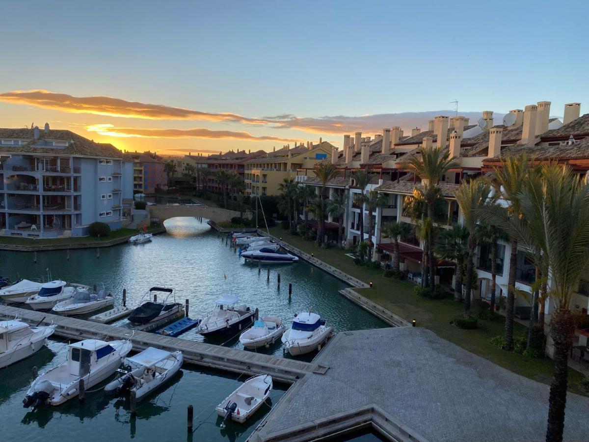Apartamento Con Terraza Sobre La Marina De Sotogrande Сан Роке Екстериор снимка