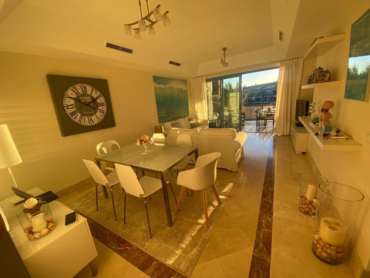Apartamento Con Terraza Sobre La Marina De Sotogrande Сан Роке Екстериор снимка