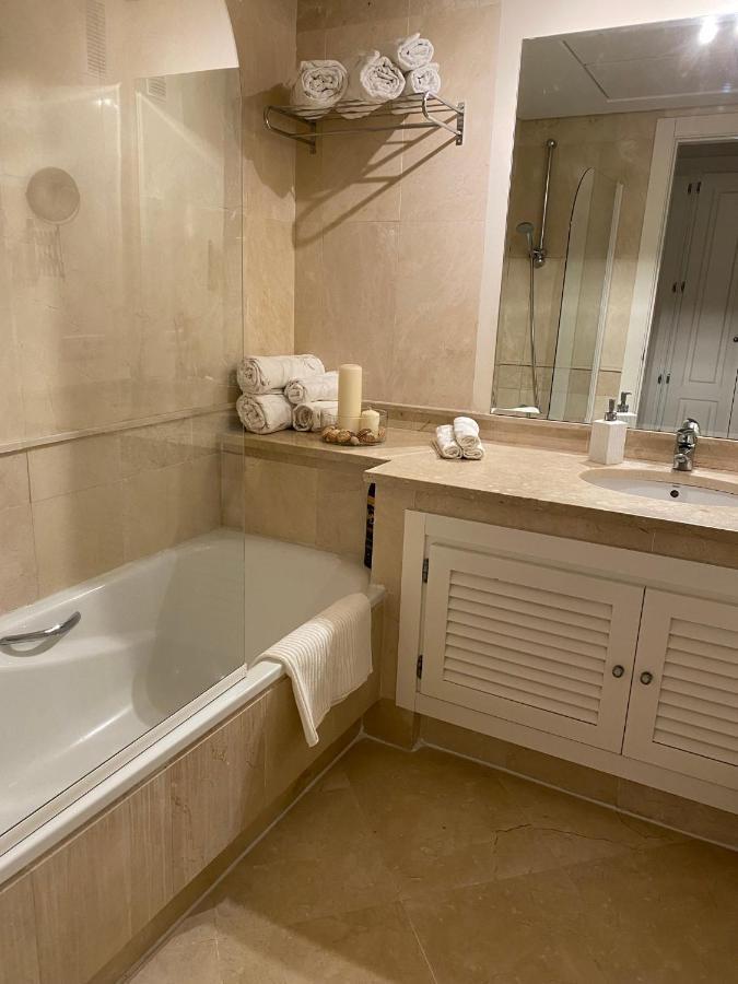 Apartamento Con Terraza Sobre La Marina De Sotogrande Сан Роке Екстериор снимка