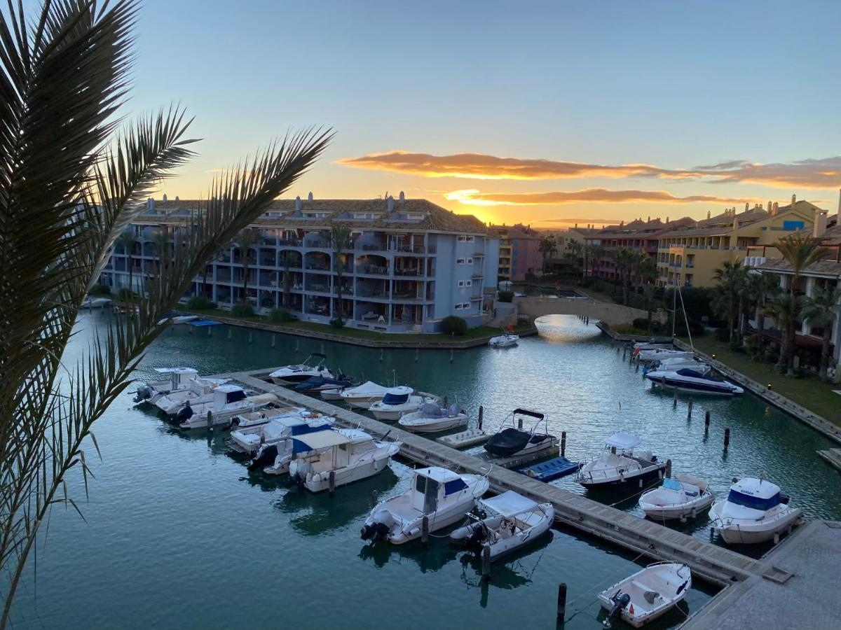 Apartamento Con Terraza Sobre La Marina De Sotogrande Сан Роке Екстериор снимка