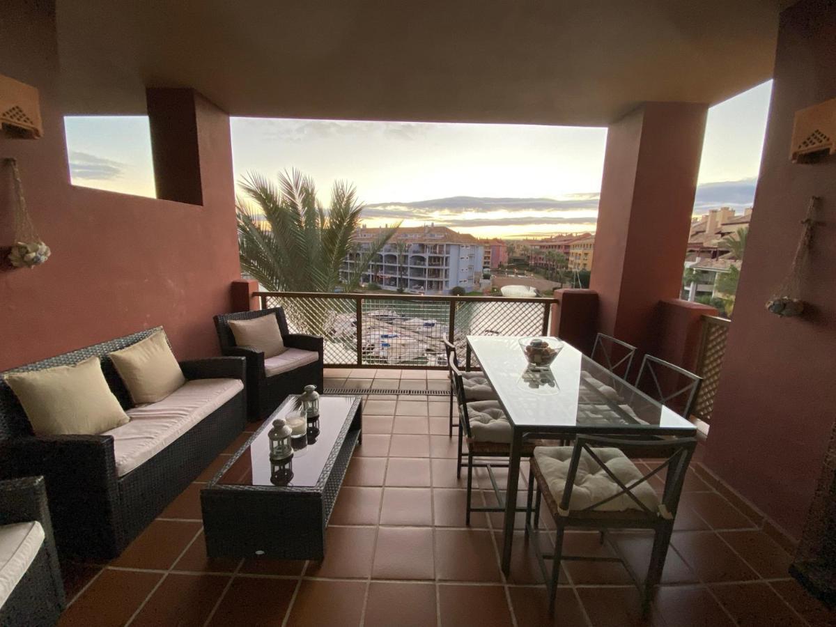 Apartamento Con Terraza Sobre La Marina De Sotogrande Сан Роке Екстериор снимка